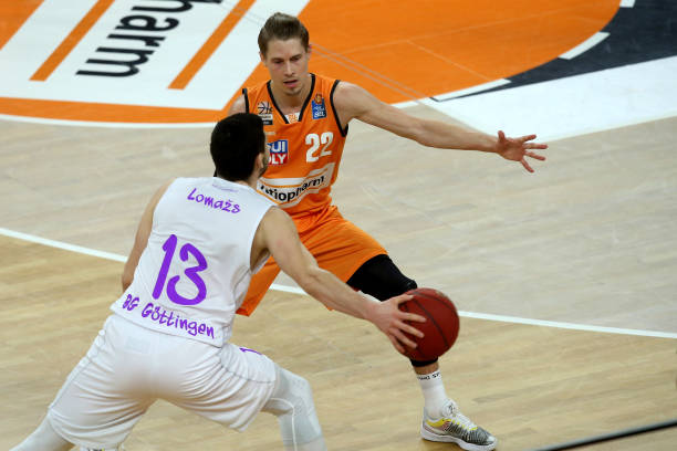 更在于他为 更在于他为